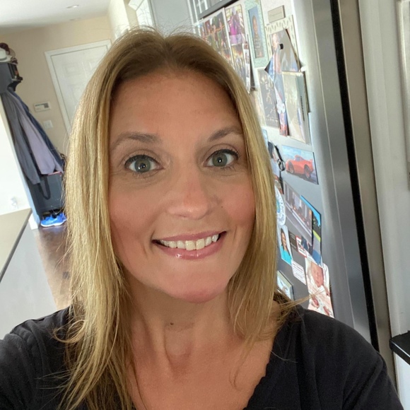 Meet your Posher, Erica - Picture 1 of 1